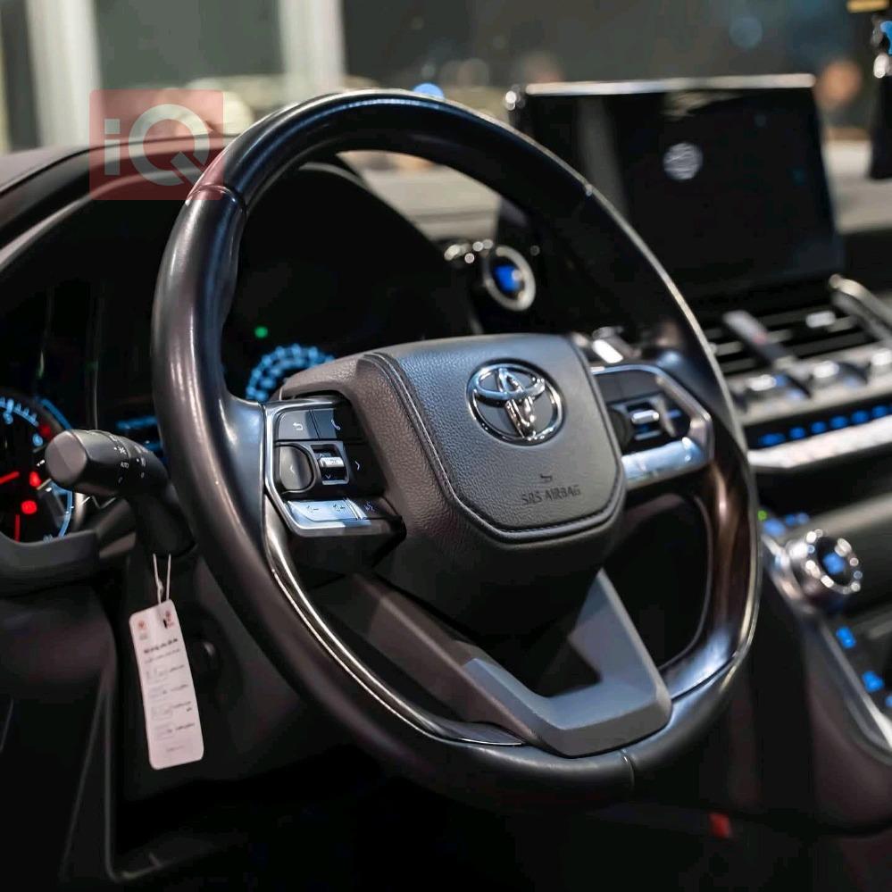 تۆیۆتا لاند کروزەر